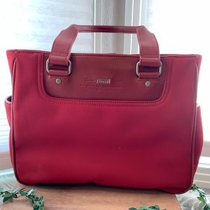 Adorable red Fossil handbag❤️